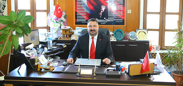 Ardeşen Belediyesi Basın Danışmanı Salih Navdar görevinden ayrıldı.